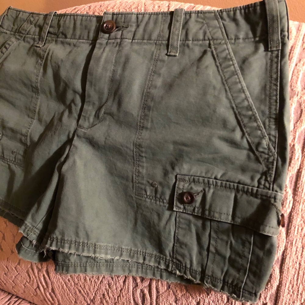 GAP Shorts - Picture 4 of 7